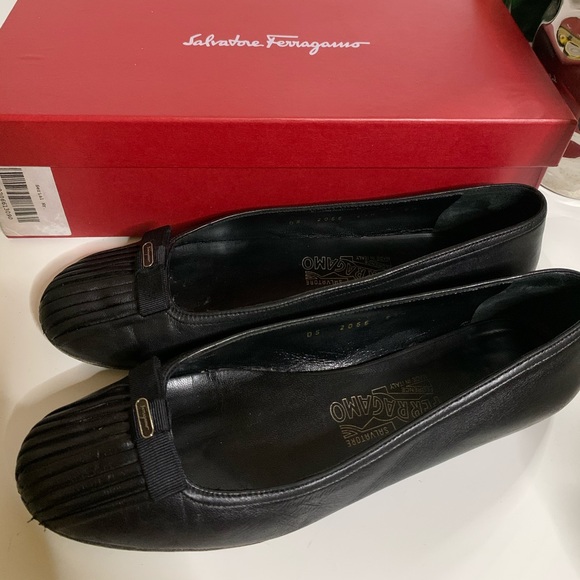 Salvatore Ferragamo Shoes - Salvatore Ferragamo Black Leather Women's Shoes